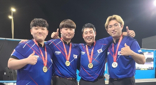 남자 단체전 금메달 획득한 지근(왼쪽부터), 고재혁, 강희원, 가수형. <대한볼링협회 제공>